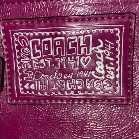 Coach Burgundy Purple leather wristlet clutch with textured finish - Picture 2 of 2